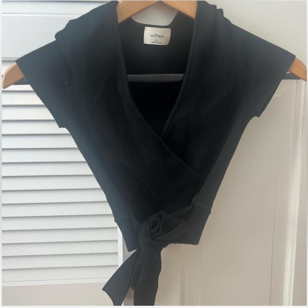 Wilfred Elegant Black V-Neck Sweater